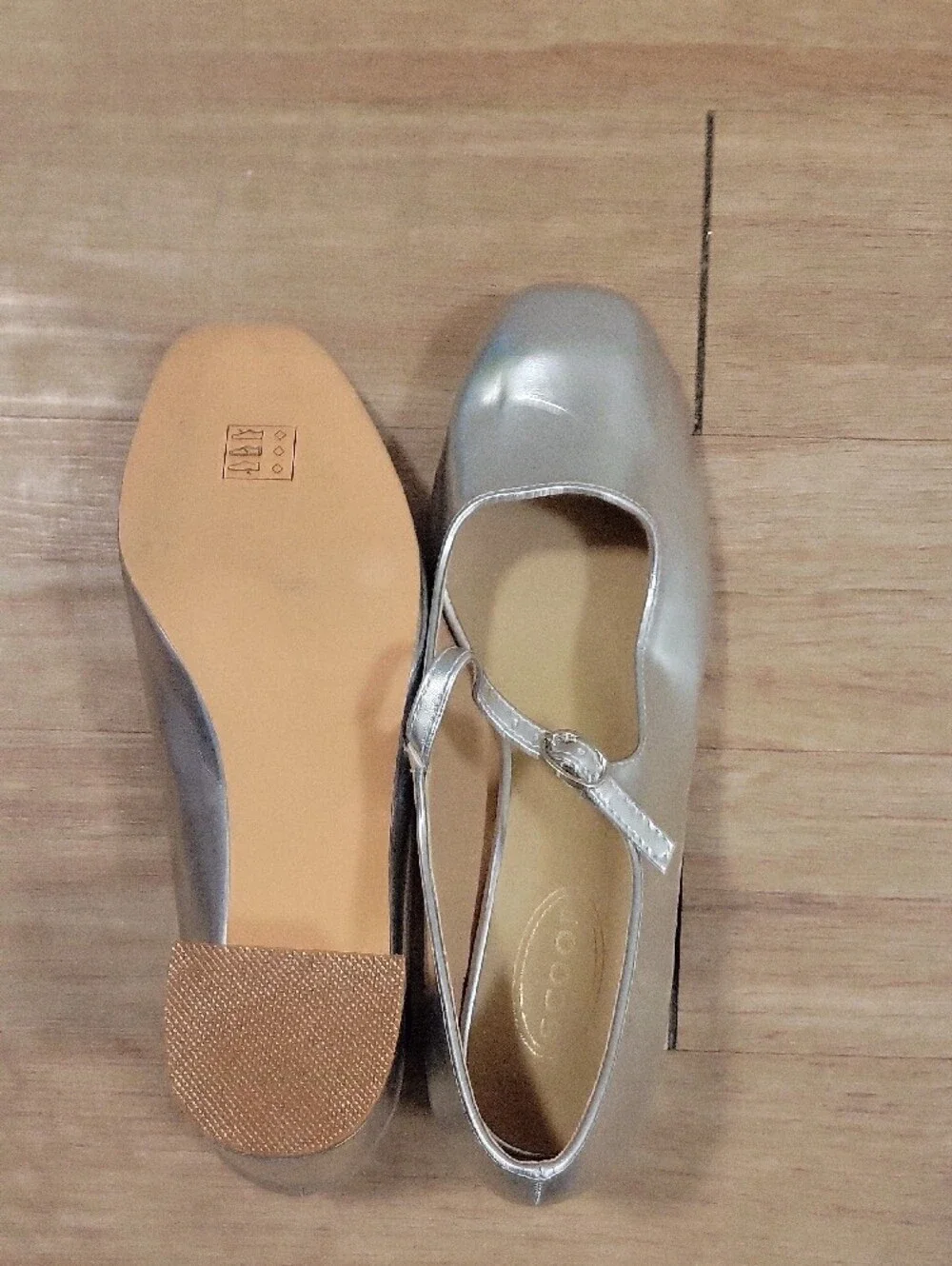 Scoop Nyc Silver Heel Mary Jane Flats for‎ Women Size 10M